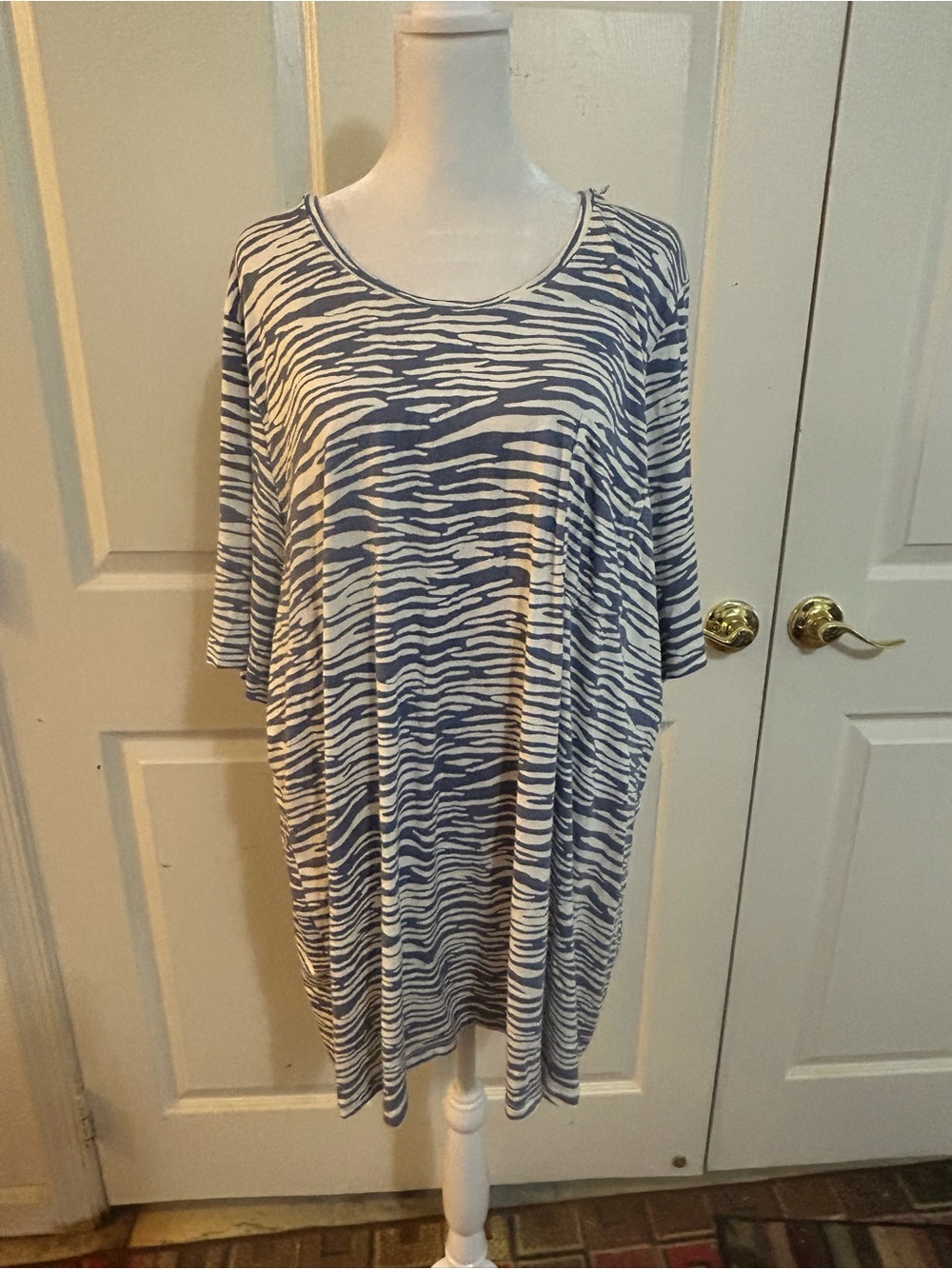 Ulla Popken comfy blue & white tee, size 20/22